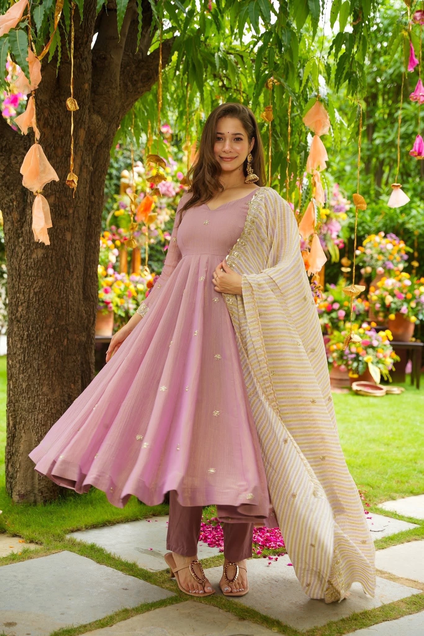 KAVYAANI SUIT SET